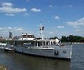 Luxus-Flusskreuzfahrtschiff in Köln