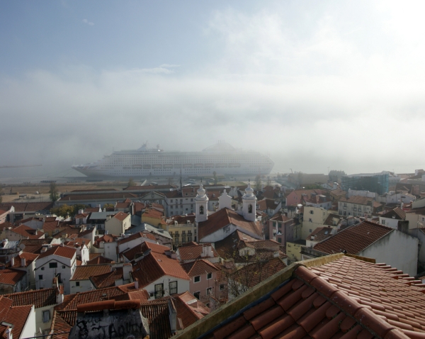 Seenebel über Lissabon