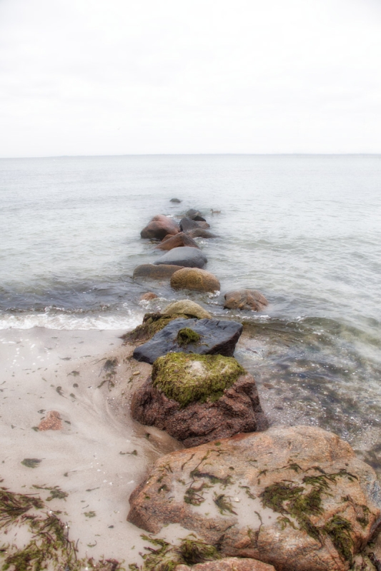 Steine in der Ostsee bei Grömitz