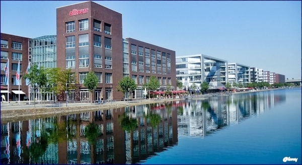 Im Medienhafen Duisburg