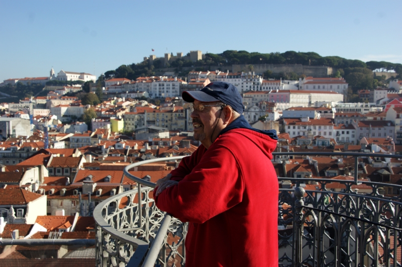 LoLo über den Dächern v Lissabon